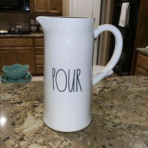Rae Dunn pour pitcher